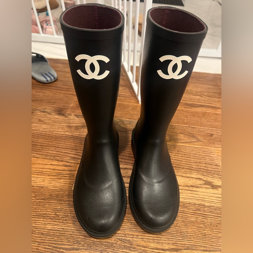 Chanel rainboots size 39